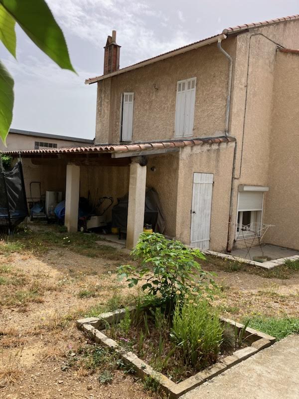 maison avant rénovation avec abri extérieur à transformer architecte intérieur Aix-en-Provence