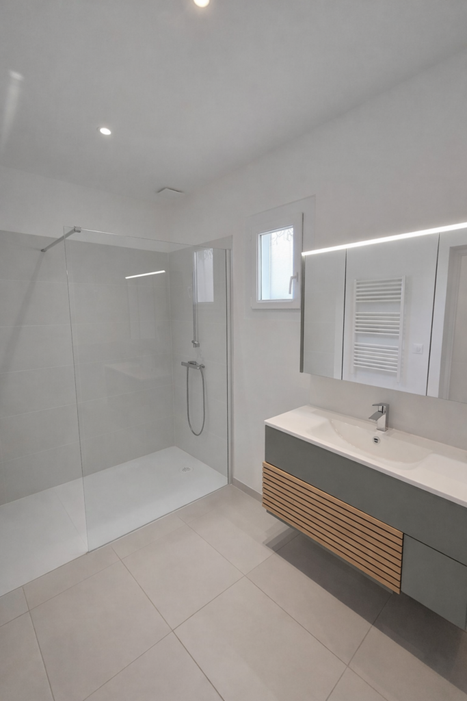 rénovation d'une salle de douche de 5m2 avec WC dans le Sud de la France